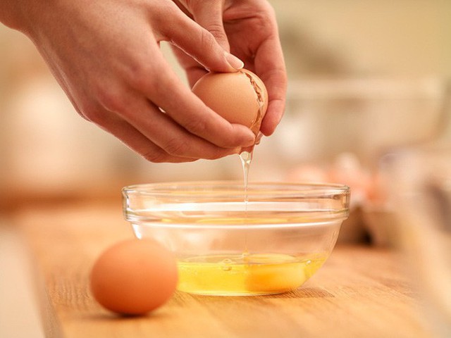 Sự thật về trứng: Trứng gà ta có bổ hơn trứng gà công nghiệp? Nên ăn bao nhiêu trứng/tuần? - Ảnh 1.