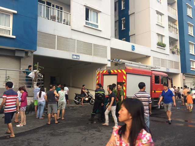 Nữ chủ tịch phường và 12 người thiệt mạng trong vụ cháy chung cư Carina Plaza ở Sài Gòn - Ảnh 1.
