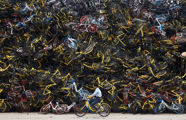 Những nghĩa trang xe đạp khổng lồ ở Trung Quốc - Ảnh 1.