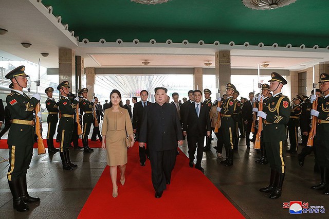 Toàn cảnh chuyến công du Trung Quốc ấn tượng của ông Kim Jong-un - Ảnh 2.
