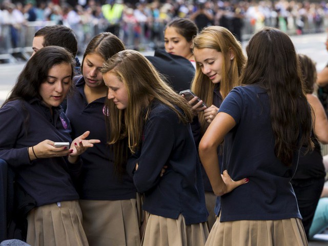 Có thật là mạng xã hội và smartphone đang tác động xấu tới thế hệ trẻ? Nhiều nhà nghiên cứu đang muốn chứng minh điều ngược lại - Ảnh 3.