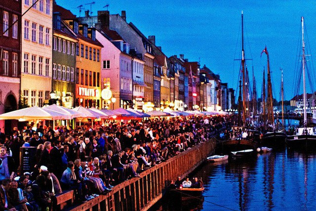  Đan Mạch là quốc gia hạnh phúc nhất thế giới và mọi chuyện đều có lý do - Ảnh 1.