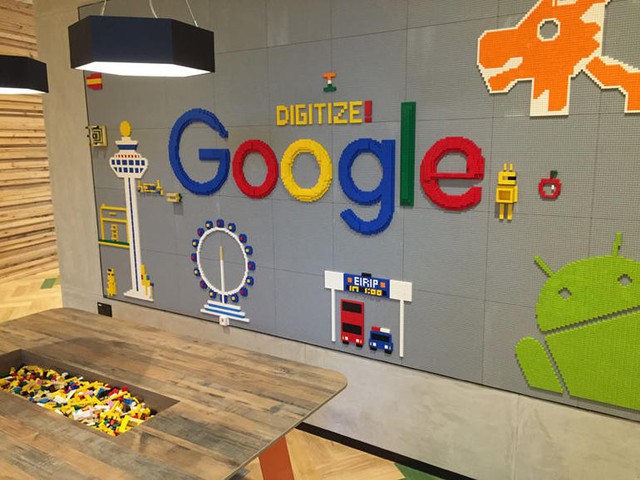 Văn phòng Google tại Singapore: Đồ ăn miễn phí, nhân viên có phòng ngủ, phòng cầu nguyện, cắt tóc, các bà mẹ có chỗ cho con bú, vắt sữa... - Ảnh 1.