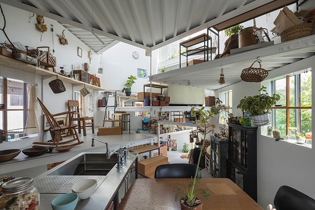 Nhờ kiểu xếp tầng cực linh hoạt, kiến trúc sư Nhật nhồi được 7 tầng sử dụng vào độ cao chỉ bằng 2 tầng nhà - Ảnh 8. Nhờ kiểu xếp tầng cực linh hoạt, kiến trúc sư Nhật nhồi được 7 tầng sử dụng vào độ cao chỉ bằng 2 tầng nhà - Ảnh 8.