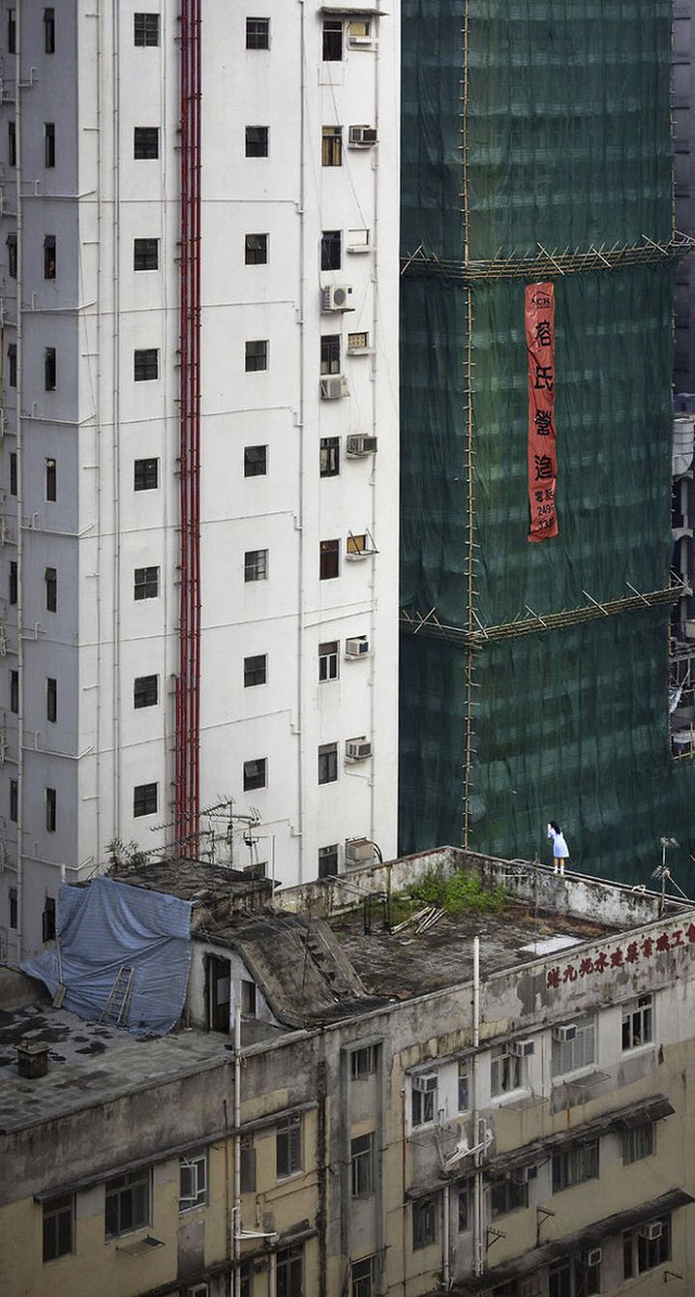 [Ảnh] Concrete stories: Cuộc sống muôn màu trên những tầng thượng của Hồng Kông - Ảnh 7.