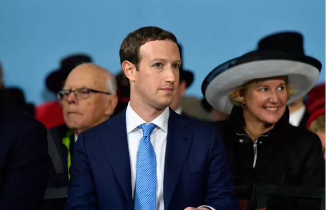 Mark Zuckerberg phản pháo: Thật nực cười nếu bạn tin rằng người moi hàng đống tiền từ túi khách hàng như Tim Cook thực sự quan tâm đến bạn - Ảnh 2.