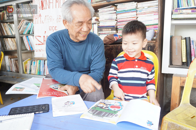 Cụ bà 73 tuổi trích lương hưu làm quầy sách báo miễn phí giữa Hà Nội: Từ lúc mở đến nay, ngày nào cũng nhận được quà - Ảnh 5.