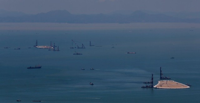 Trung Quốc mở cửa cầu trên biển dài nhất thế giới, nối Hongkong và Macau, dùng đến lượng thép đủ để xây 60 tháp Eiffel - Ảnh 14.