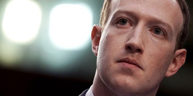 Mark Zuckerberg bị chỉ trích là độc tài vì không chịu nhường quyền hành Facebook cho người khác - Ảnh 2.