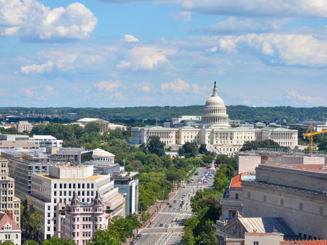 Elizabeth Holmes: Cuộc đời nữ tỷ phú từ trẻ nhất thế giới đến trắng tay - Ảnh 2.