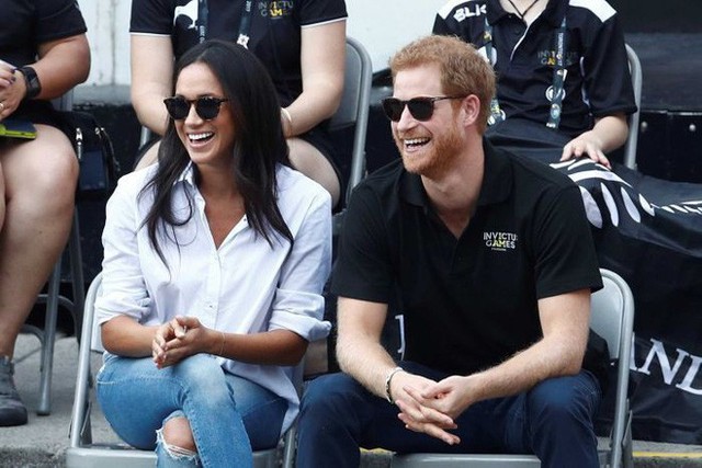 Công nương Meghan sẽ phải đánh đổi những điều này sau hôn lễ cổ tích với Hoàng tử Harry - Ảnh 2.