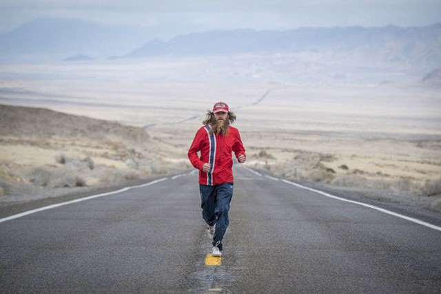 Chạy 24.100 km khắp nước Mỹ để gây quỹ từ thiện, người đàn ông này là minh chứng cho sức mạnh phi thường của con người - Ảnh 2.
