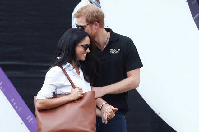 Công nương Meghan sẽ phải đánh đổi những điều này sau hôn lễ cổ tích với Hoàng tử Harry - Ảnh 8.