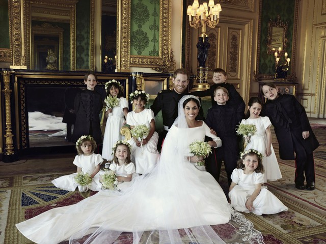 Hoàng gia Anh chính thức công bố ảnh cưới tuyệt đẹp của Hoàng tử Harry và Công nương Meghan - Ảnh 2. Hoàng gia Anh chính thức công bố ảnh cưới tuyệt đẹp của Hoàng tử Harry và Công nương Meghan - Ảnh 2.
