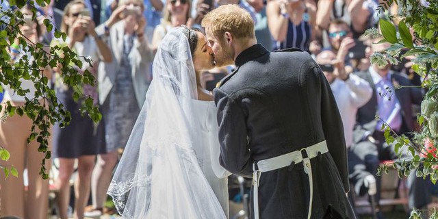 Đây là những điều Meghan Markle phải từ bỏ để kết hôn với hoàng tử Harry - Ảnh 2.