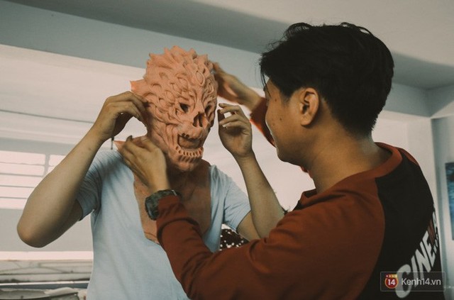 Ghé thăm lò chế tạo mô hình quái vật kinh dị như trong phim Hollywood của nhóm bạn trẻ ở Sài Gòn - Ảnh 8.
