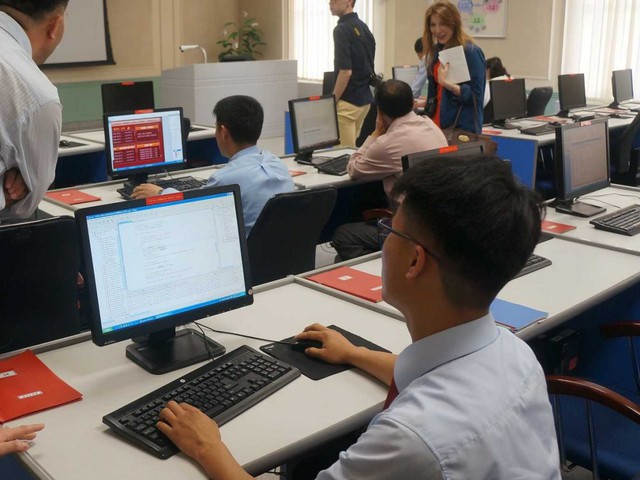 Máy tính ở Triều Tiên tuy không có Internet, chỉ dùng mạng nội bộ nhưng vẫn hiện đại đầy đủ tính năng đến bất ngờ - Ảnh 1. Máy tính ở Triều Tiên tuy không có Internet, chỉ dùng mạng nội bộ nhưng vẫn hiện đại đầy đủ tính năng đến bất ngờ - Ảnh 1.