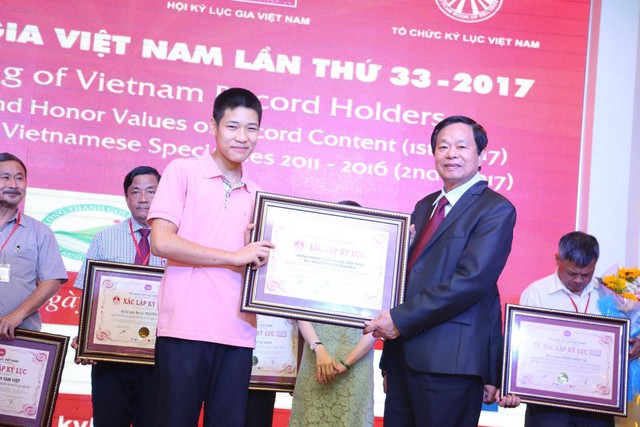 Một người cha Hà Nội viết nên cổ tích cho con trai tự kỷ thoát án chung thân, trở thành kỷ lục gia xiếc nhí Việt Nam - Ảnh 12.
