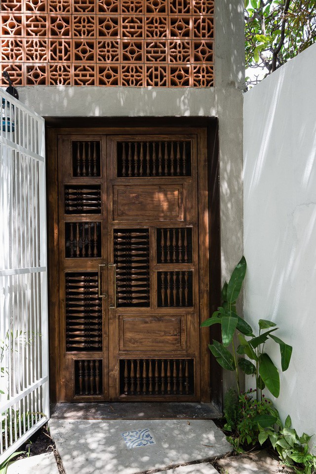 Ngôi nhà trong hẻm nhỏ chỉ bước chân về đã thấy mỏi mệt dừng nơi cánh cửa ở Sài Gòn - Ảnh 2.