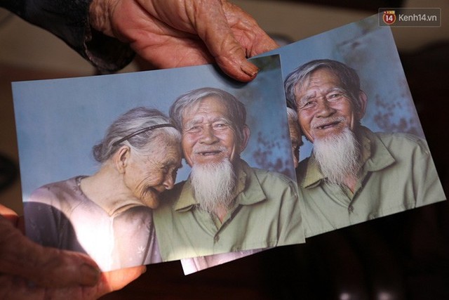 Nhiếp ảnh gia người Pháp chụp bộ ảnh đôi vợ chồng 94 tuổi và phía sau đó là một cổ tích tình già siêu dễ thương ở làng rau Trà Quế - Ảnh 10.