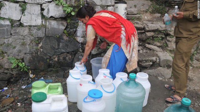 Ấn Độ đối mặt khủng hoảng nước tồi tệ nhất lịch sử - Ảnh 1.