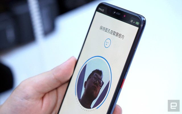 Hình ảnh cận cảnh Xiaomi Mi 8 Explorer, mặt lưng trong suốt hay nhãn dán? - Ảnh 16.