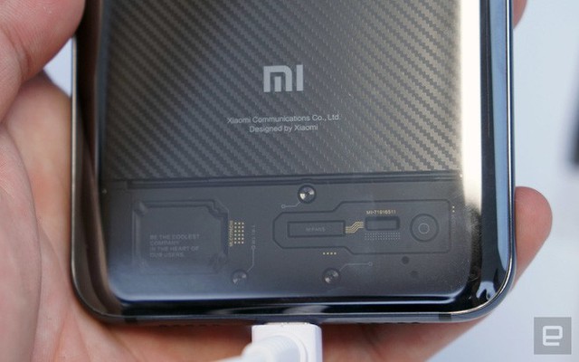 Hình ảnh cận cảnh Xiaomi Mi 8 Explorer, mặt lưng trong suốt hay nhãn dán? - Ảnh 10.