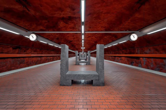 Bên trong những ga tàu điện ngầm đẹp hơn cả triển lãm nghệ thuật tại Thụy Điển - Ảnh 12.