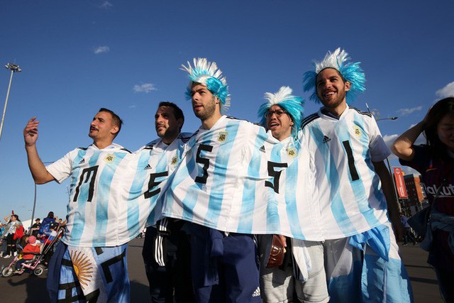 Có một Messi bất lực, đáng thương trong ngày thảm bại của Argentina - Ảnh 3.
