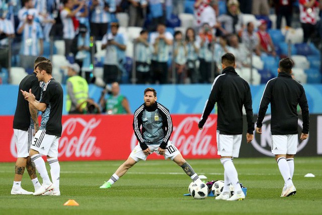 Có một Messi bất lực, đáng thương trong ngày thảm bại của Argentina - Ảnh 8.