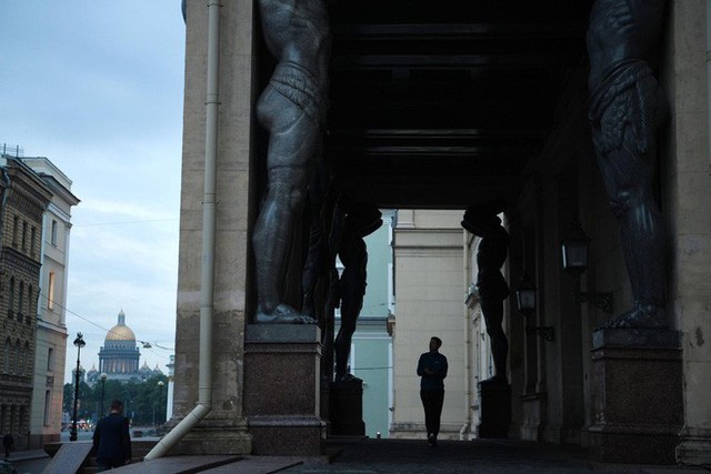 Sinh học trong bóng đá: Đội tuyển Anh ngủ kiểu gì khi 11 giờ đêm Mặt Trời ở St. Petersburg còn chưa lặn? - Ảnh 6.