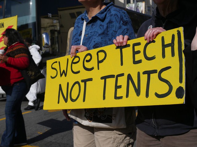Lợi dụng ứng dụng thuê xe điện Scooter, người biểu tình tại San Francisco dùng xe chặn kín đường để phản đối các công ty công nghệ - Ảnh 7.