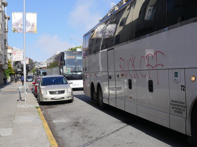 Lợi dụng ứng dụng thuê xe điện Scooter, người biểu tình tại San Francisco dùng xe chặn kín đường để phản đối các công ty công nghệ - Ảnh 10.