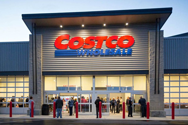[Case Study] Mô hình bán lẻ thần thánh của Costco: Giá rẻ cho khách hàng, lương cao cho nhân viên và phát triển khỏe re mà không sợ “tử thần Amazon” - Ảnh 1.