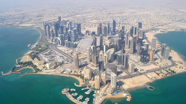  Tròn 1 năm khủng hoảng vùng Vịnh: Hiên ngang trước cấm vận, Qatar khỏe re vì quá giàu - Ảnh 2.