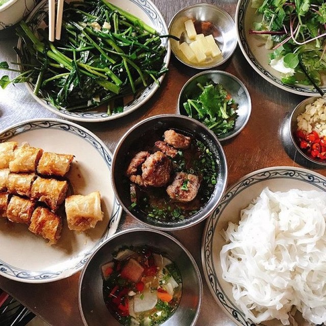 Nhà hàng Việt giữa lòng Seoul nổi tiếng đến nỗi muốn ăn phải xếp hàng tận 20 phút - Ảnh 2.