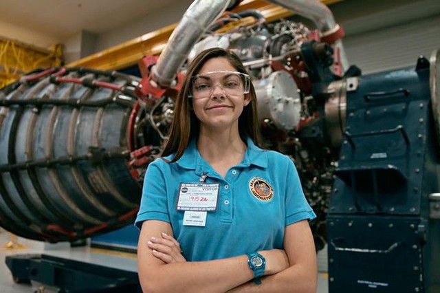 Nữ phi hành gia 17 tuổi này đang được NASA đào tạo để trở thành người đầu tiên đặt chân lên sao Hỏa - Ảnh 2. Nữ phi hành gia 17 tuổi này đang được NASA đào tạo để trở thành người đầu tiên đặt chân lên sao Hỏa - Ảnh 2.
