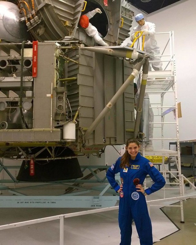 Nữ phi hành gia 17 tuổi này đang được NASA đào tạo để trở thành người đầu tiên đặt chân lên sao Hỏa - Ảnh 3.