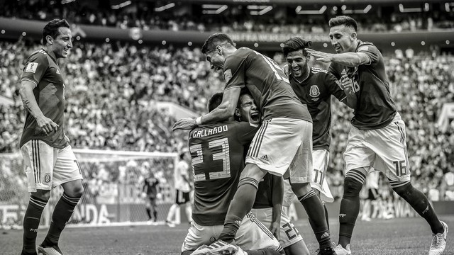 Bộ ảnh trắng đen choáng ngợp về World Cup 2018 - Ảnh 2.