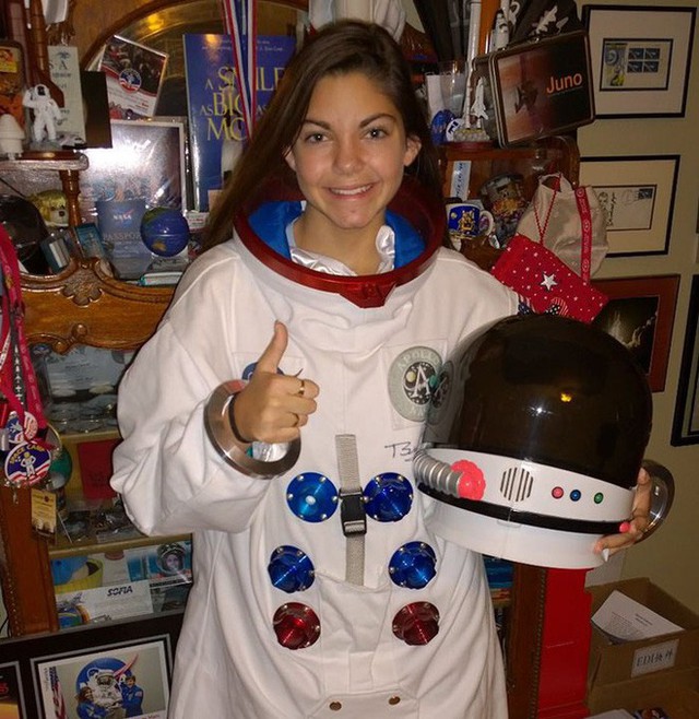 Nữ phi hành gia 17 tuổi này đang được NASA đào tạo để trở thành người đầu tiên đặt chân lên sao Hỏa - Ảnh 6.