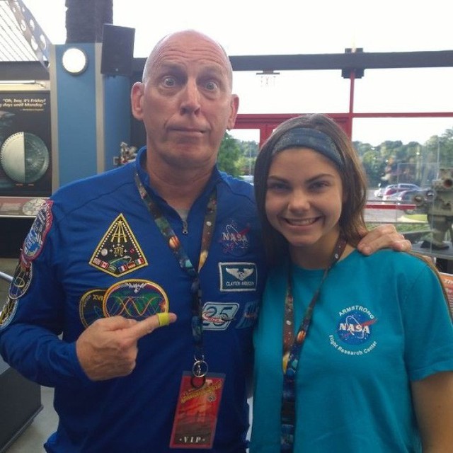 Nữ phi hành gia 17 tuổi này đang được NASA đào tạo để trở thành người đầu tiên đặt chân lên sao Hỏa - Ảnh 11. Nữ phi hành gia 17 tuổi này đang được NASA đào tạo để trở thành người đầu tiên đặt chân lên sao Hỏa - Ảnh 11.