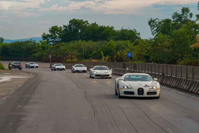  Bugatti của ông Đặng Lê Nguyên Vũ đã trèo đèo, vượt hàng ngàn km từ TPHCM ra tới Hà Nội như thế nào? - Ảnh 4.