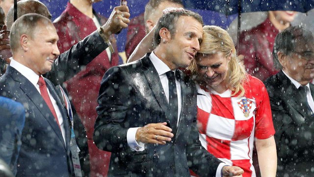 Tuyển Croatia giành ngôi Á quân World Cup nhưng bà Grabar-Kitarovic - nữ tổng thống của họ đã chiếm trọn trái tim hàng triệu người hâm mộ toàn cầu - Ảnh 17.
