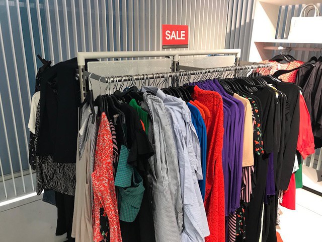 Chiến lược đặc biệt này giúp Zara tăng trưởng mạnh mẽ, khi đối thủ H&M đang chết chìm trong núi quần áo ế lên tới 4 tỷ USD - Ảnh 6. Chiến lược đặc biệt này giúp Zara tăng trưởng mạnh mẽ, khi đối thủ H&M đang chết chìm trong núi quần áo ế lên tới 4 tỷ USD - Ảnh 6.