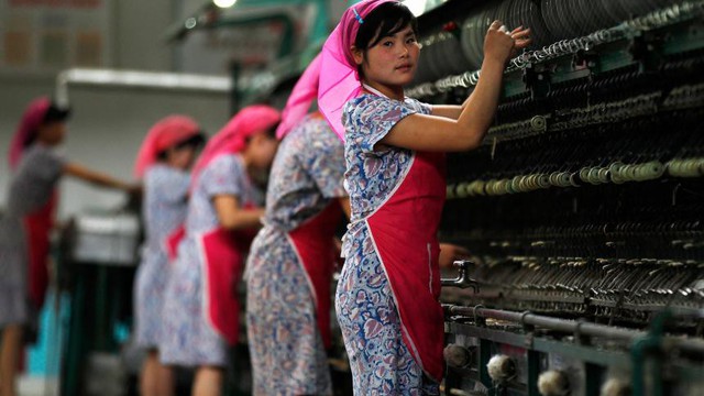 The Economics chỉ ra những bằng chứng cho thấy Triều Tiên muốn học theo mô hình kinh tế của Việt Nam cũng khó thành - Ảnh 2. The Economics chỉ ra những bằng chứng cho thấy Triều Tiên muốn học theo mô hình kinh tế của Việt Nam cũng khó thành - Ảnh 2.