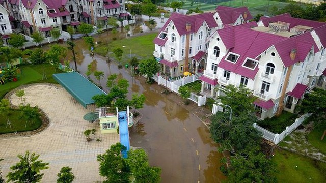 ‘Làng biệt thự triệu đô Hà Nội ngập lụt vì bị bỏ rơi? - Ảnh 1.