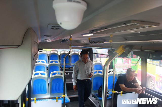 Ảnh: Cận cảnh tuyến xe buýt triệu USD trước giờ lăn bánh phục vụ dân Thủ đô - Ảnh 9.