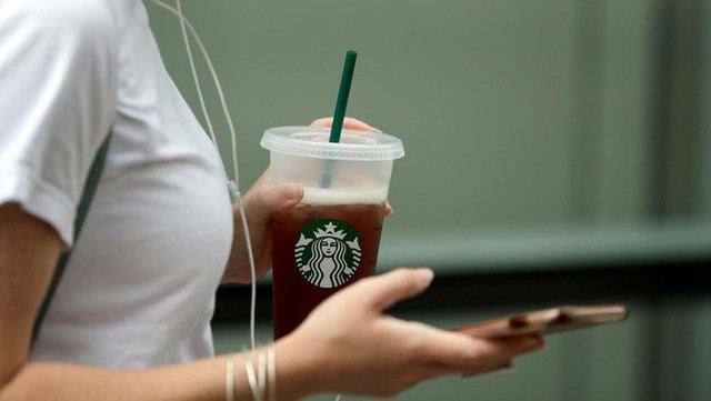 Tại sao việc Starbucks cấm dùng ống hút nhựa chẳng giúp gì cho môi trường? - Ảnh 3.