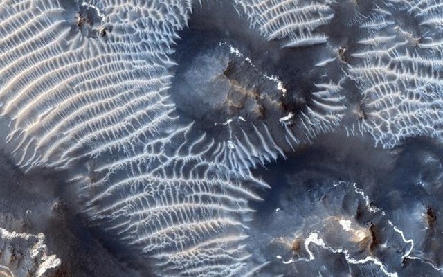 Cận cảnh bề mặt kỳ thú trên Sao Hỏa trong loạt ảnh mới nhất của NASA - Ảnh 9.