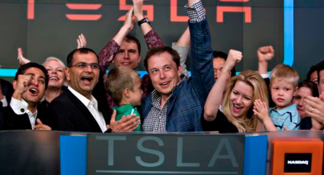 Đạt chỉ tiêu sản xuất xe Model 3 vào phút chót, Elon Musk gửi tâm thư đến nhân viên của Tesla: Cuối cùng chúng ta cũng là một công ty ô tô thực sự rồi! - Ảnh 1.